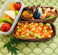 尾木直樹(尾木ママ)『おはよう！！今朝も4時過ぎに起床。紅葉弁当』