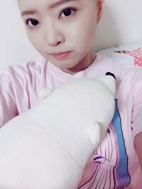 抗がん剤治療中の矢方美紀、産毛が生え喜び「早く生えてほしい」