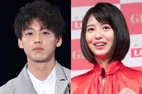 竹内涼真、浜辺美波との身長差ショットに反響「ほんまたまらん……」