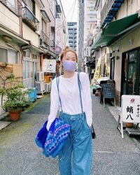 「笑顔最高」「最強に似合う」Dream Amiのカジュアルなお散歩コーデにファン絶賛