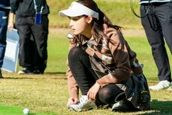 橋本環奈がおかしくなっちゃった！？紙一重…運命別れたバーディーパット後に見せた“悔し踊り”に大反響