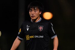 カーザ・ピアのMF相馬勇紀が逆転弾の起点に！　現地メディアは「ボールが彼の足元に来るたびに…」