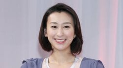 水着姿が話題・浅田舞（38）、ノースリーブワンピース姿のオフショットに絶賛の声「超美人」「美しさパーフェクト」