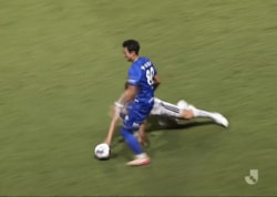 「やばいな」「魅せるね」元レアル・中井卓大ピピの“衝撃ターン”に騒然！相手が転倒の圧巻テクニック「J1で見たい」