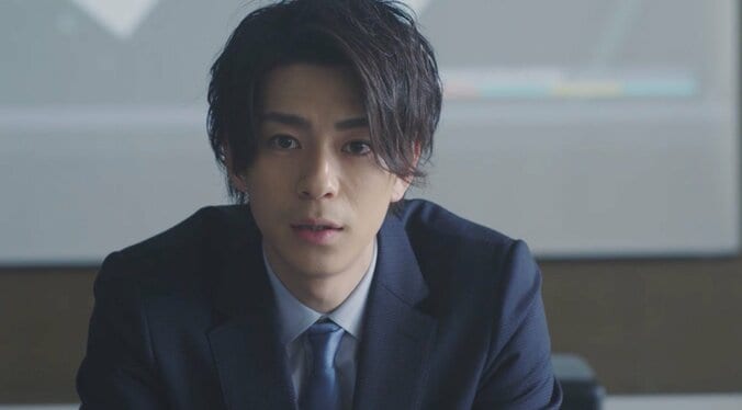 三浦翔平の盗撮＆色仕掛け作戦に視聴者驚き『会社は学校じゃねぇんだよ』第4話 1枚目