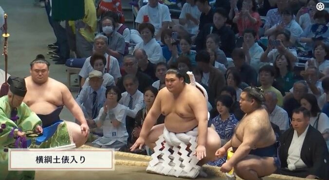 「何の音?」横綱・大の里、土俵入りで異例の事態 「壊れちゃった?」「激レア体験」館内困惑も堂々の振る舞い、一転して喝采 3枚目