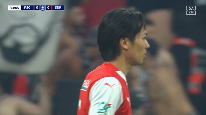 レベチ！伊東純也、完璧すぎるビタ止め！神トラップからの高速クロスで決定機演出の瞬間 3枚目