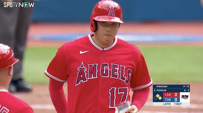 NO！勝負させてくれ！ 大谷翔平の2打席連続申告敬遠に相手投手“シャウト” 球場にはブーイング響く 1枚目