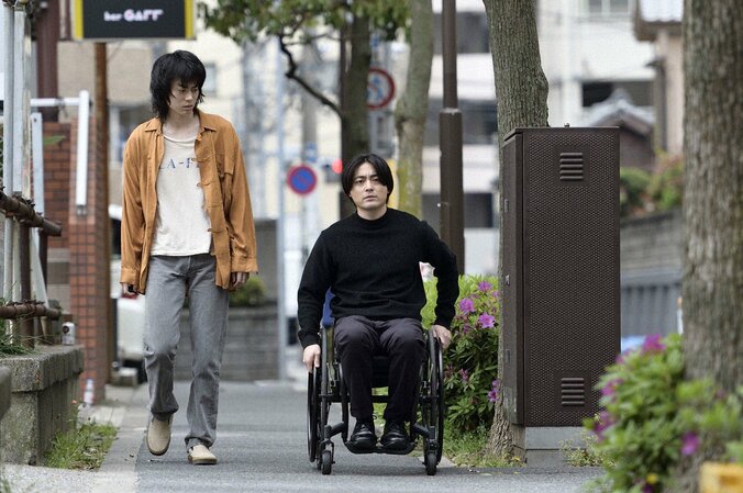 祐太郎（菅田将暉）が詩織（コムアイ）の死体を発見　残されたエンディングノートに書かれていたのは…『dele』第2話あらすじ（場面写真15枚） 10枚目