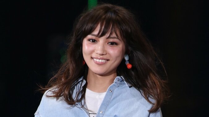 川口春奈、10年の付き合いになる美人メイクとの2ショット公開 1枚目