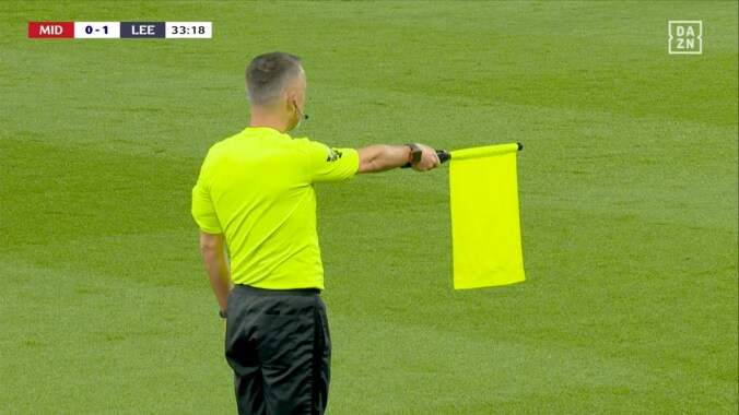 「衝撃の誤審だ！」リーズ田中碧の“幻のゴール”にイングランド騒然「もはや犯罪」「ふざけるな」「うんざりだ…」「どこがオフサイドだ？」“疑惑の判定”にクラブや監督も不満 3枚目