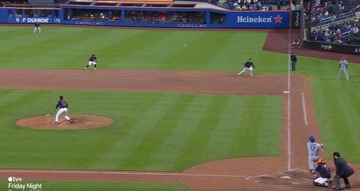 【写真・画像】一体、何が起きた？ 大谷翔平、爆速弾丸ヒットで“異変”「めっちゃ驚いてる」「そらビビるw」 相手投手の被打リアクションが話題に「すごい音だ」　1枚目