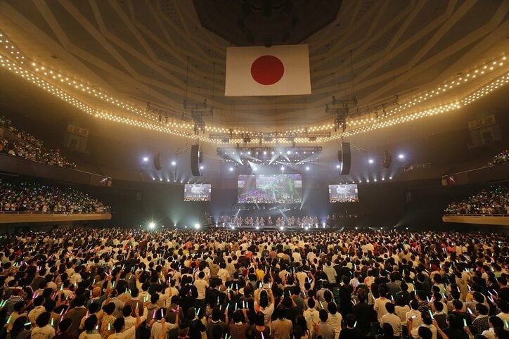 きゃりーぱみゅぱみゅとけやき坂46が武道館でコラボライブ「こんな幸せな時間はないな」