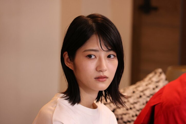 10年前の事故がフラッシュバック 引きこもり女子・飯豊まりえの過去に衝撃「ラスト鳥肌」「伏線回収が凄い」『何曜日に生まれたの』第7話