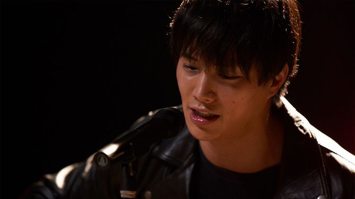 鈴木伸之、ラブソングを熱唱！美声に「うますぎ」の声、怪しいEXILE NAOTOも遂に登場『JAM -the drama-』#6