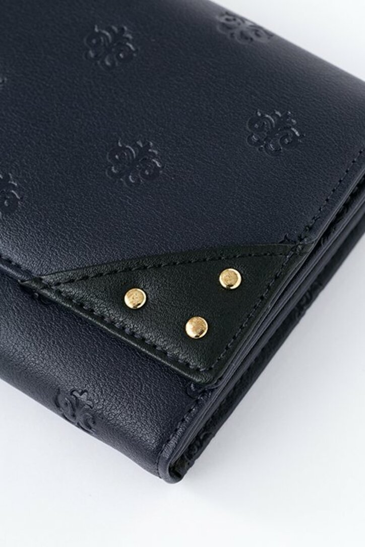 アニメ『K RETURN OF KINGS』伏見猿比古と八田美咲イメージのコラボアイテムが登場！　冬パンプスが普段使いにぴったり