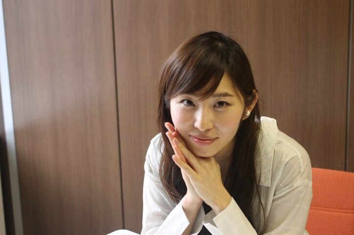 塩地美澄、「生放送だから出ちゃうもんは出ちゃいます」　妄マン衝撃回は見えちゃってた？