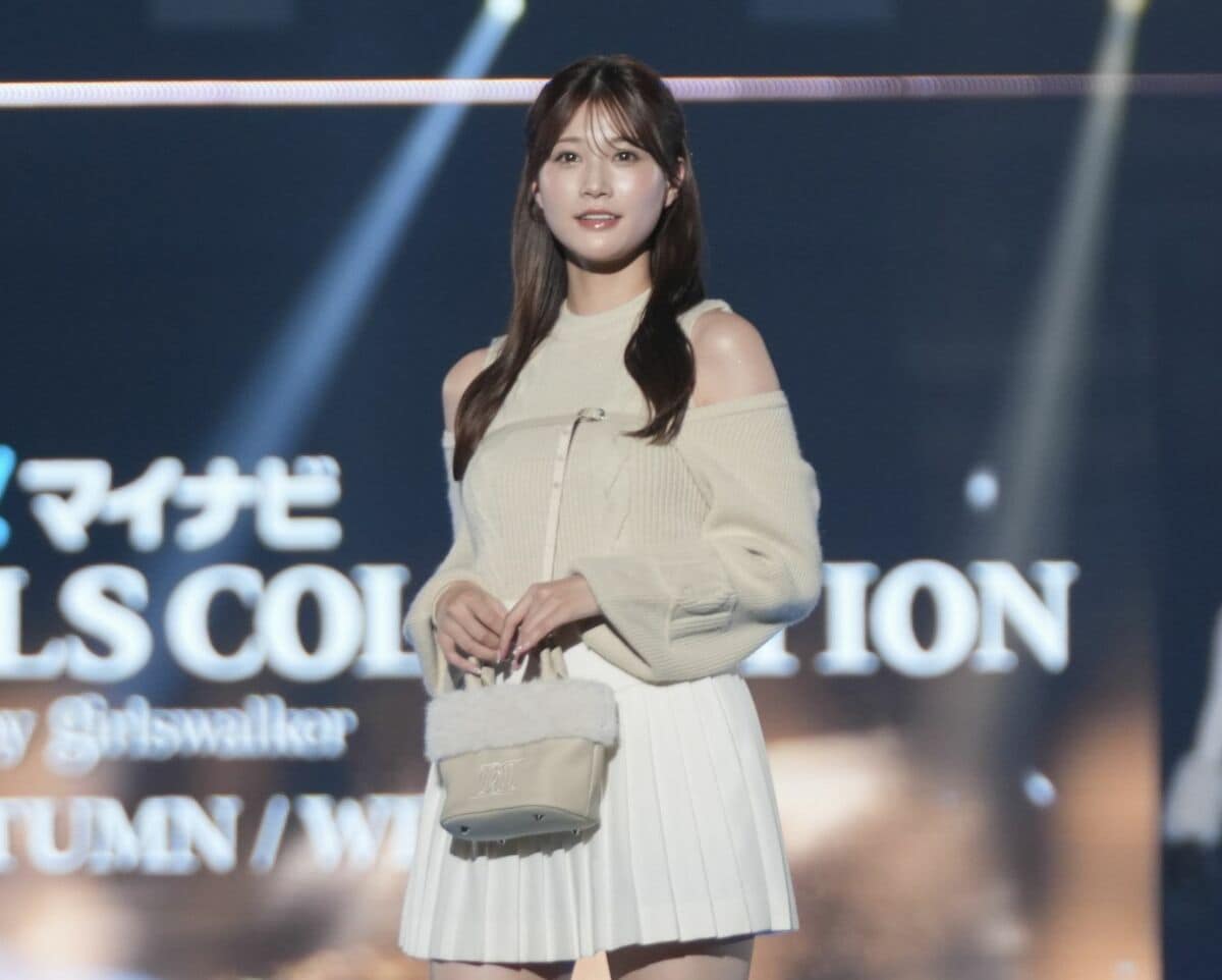 股下何センチ？」めるる、圧倒的美脚に視線集中！キュートさに