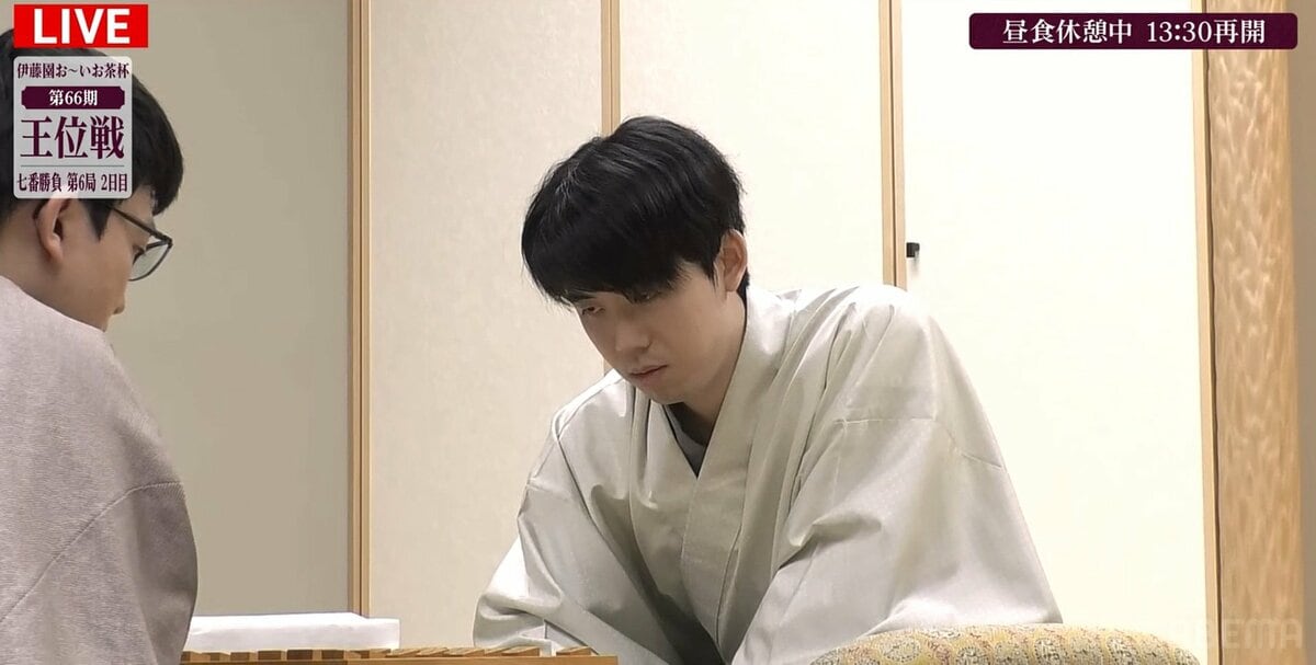 藤井聡太さん　デジタル置時計 シルバー 藤井聡太さん デジタル置時計 シルバー 藤井聡太さん デジタル