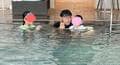  花田虎上、沖縄旅行中に娘達のリクエストでプール「ずっと雨が降ってる」 