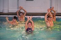 ざわちん『男性のシンクロスイミングパフォーマンス!?』