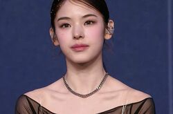 「ビジュアル1位」美しさが話題の19歳日本人練習生、激しいパフォーマンス中に華麗な側転！見事なリーダーシップで逆転勝利に導く