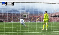 衝撃！ レアルMFの“70m超弾道ゴールキック”にファン驚愕「大谷翔平のライナーホームランみたい」「絶対にヘディングしたくない…」「バグやん」“バルベルデ砲”の新活用法？