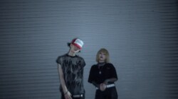 17歳の新鋭・e5が悪魔の暴れる新曲”TwoHundredFifty”のMVを公開。客演に全国的コレクティブ・クロスジヒトリからHAKU FiFTYが参加