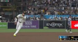 どうなってんだよ！ パドレスの暴れん坊・マチャド、まさかの“ガム噛み爆走”が話題に「ハラハラするわ」「これはビビる」