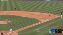 マジかよ！ 大谷翔平、フルスイングで“衝撃の光景”「エグいな」 “大谷シフト”を無効化→高速ゴロが狭い塁間を“秒で通過”「野手ドン引きだろ」