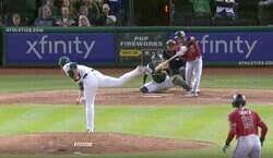 素手キャッチ、ダイビングトス… 藤浪晋太郎が変わってきた！ 気迫と執念の“捨て身”プレーを炸裂　2失点降板も四球なし、課題の制球難も改善中