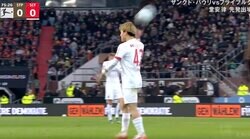 ヤバすぎる… 堂安律、ファウルに激昂→ボールをぶん投げる！ 不可解すぎる“謎ジャッジ”にファン大荒れ「ふざけるなよ！」「は？お前だろ！」