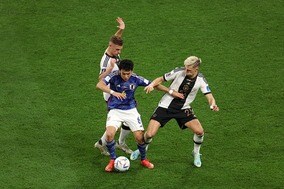 たった1試合で9回のデュエルに勝利　GS第1節終了時点全体で2位の好成績。遠藤航の強さは8強入りのカギ