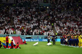 【W杯｜20日結果まとめ】エクアドルが開幕戦で貫禄勝ち、開催国カタールは大会初の不名誉記録