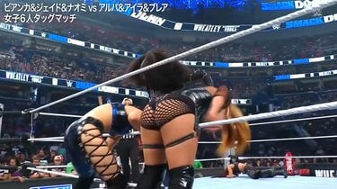 女子プロレス コスチューム破れ