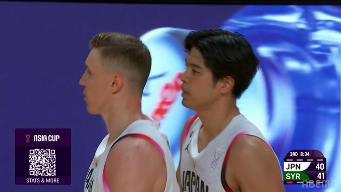 驚愕！ バスケ日本代表主将の“NBA級スーパーブロック”に大喝采「えぐすぎ」ホーキンソンが“試合を変えた”瞬間「羽が生えてるみたい」 3枚目