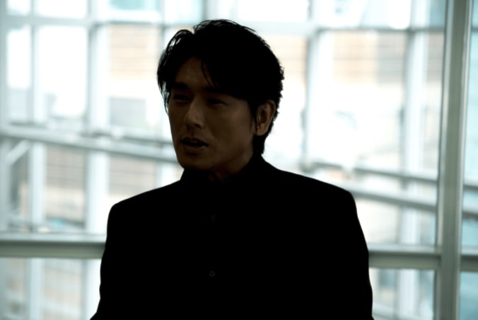 高橋克典　『特命係長 只野仁』の役作りで黒光りしすぎて闇に紛れる 3枚目