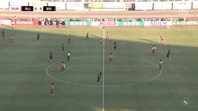 「ファンタジスタだ」浦和10番の“神トラップ→絶品スルーパス”が「異次元すぎた」「これぞ中島翔哉」現役大学生のプロ初得点を華麗にアシスト 4枚目