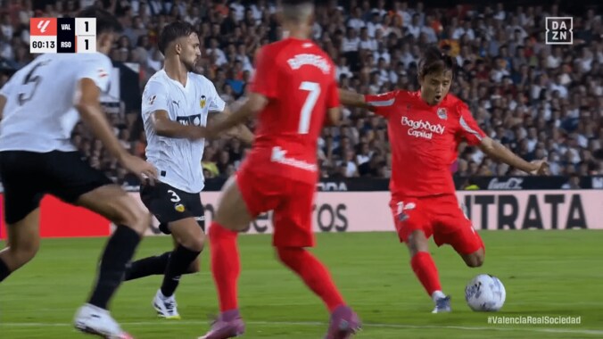 久保建英は「最も危険な選手」地元紙が開幕戦スーパーゴールを激賞！「日本人が好調ならソシエダはどんなことも可能」 2枚目