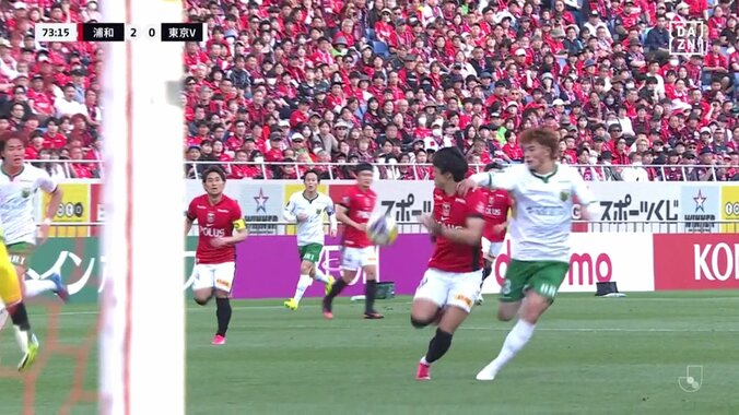 【映像】手を使って決定機阻止した瞬間