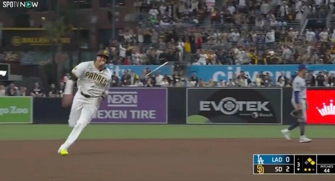 【写真・画像】もうワケわからん！とんでもないスピード… 天才タティスJr.の“足”でまさかの展開「速すぎる」ド軍ドン引き… 神ランニングからの“爆速生還”　1枚目