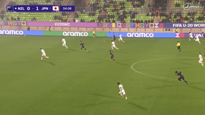 「反応が遅い」鈴木彩艶に現地メディアが辛辣評価…「軌道に騙された」痛恨失点で最下位チームに敗戦 5枚目