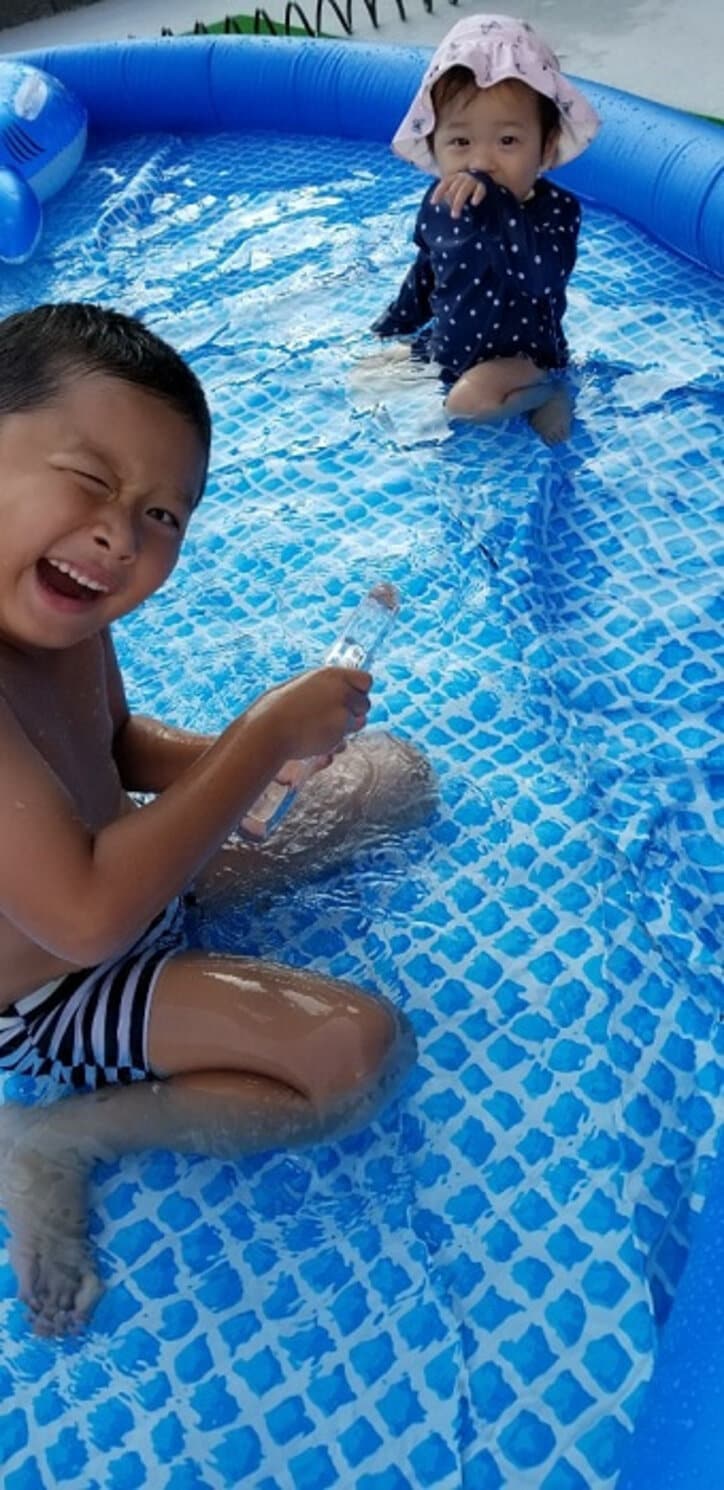 小原正子、夫が庭にプールを設置「息子たちは大喜び」