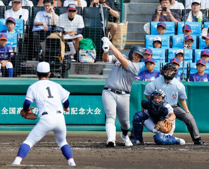 斎藤佑樹氏「すごく嫌な技術」 厳しい内角攻めも打ち返す“怪物スラッガー” 佐々木麟太郎の天才的な打撃が炸裂する瞬間