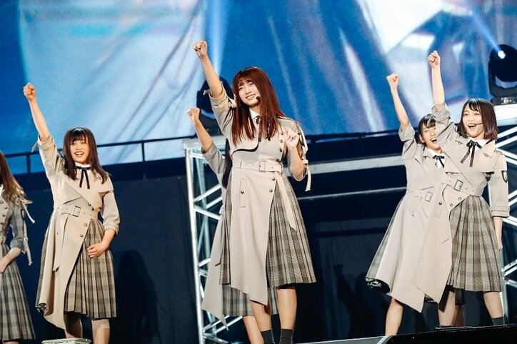 欅坂46の2期生、ライブに寸劇に楽器生演奏で個性をアピールした『おもてなし会』