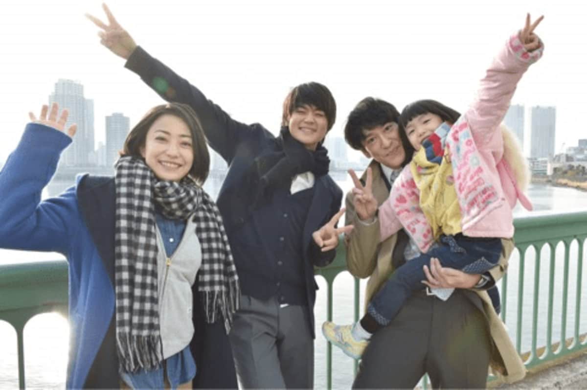 砂の塔 佐野勇斗 菅野美穂らとの 高野家ピースショット 公開 ほんわか家族写真に反響 話題 Abema Times