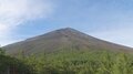 台風15号上陸…富士山に接近“景色一変” 山頂視界不良 軽装の登山者に“安全指導”