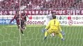 「普通にやべえ！」日本代表GK、間一髪の“膝閉じ”神技セーブが話題沸騰「股の間を誘って、打たせて止めるってやつか」
