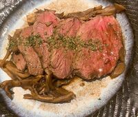 料理好き声優・安元洋貴の手作りローストラムが「なんという飯テロ」「罪深過ぎます…」と話題に