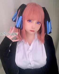 「めっちゃ可愛い」「表情も完璧」コスプレイヤー・せら、「五等分の花嫁」中野二乃の再現ショットが大好評！ 